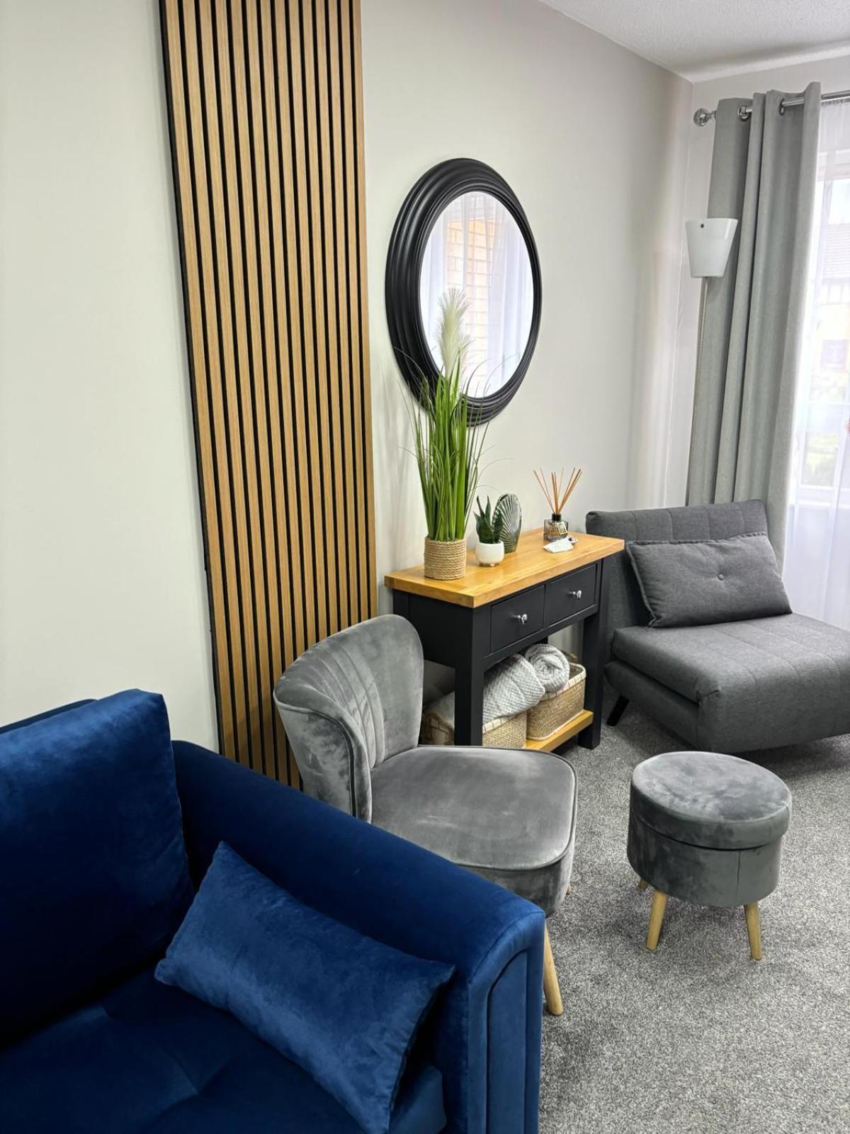 Stylish Home In Linlithgow With Free Parking Экстерьер фото