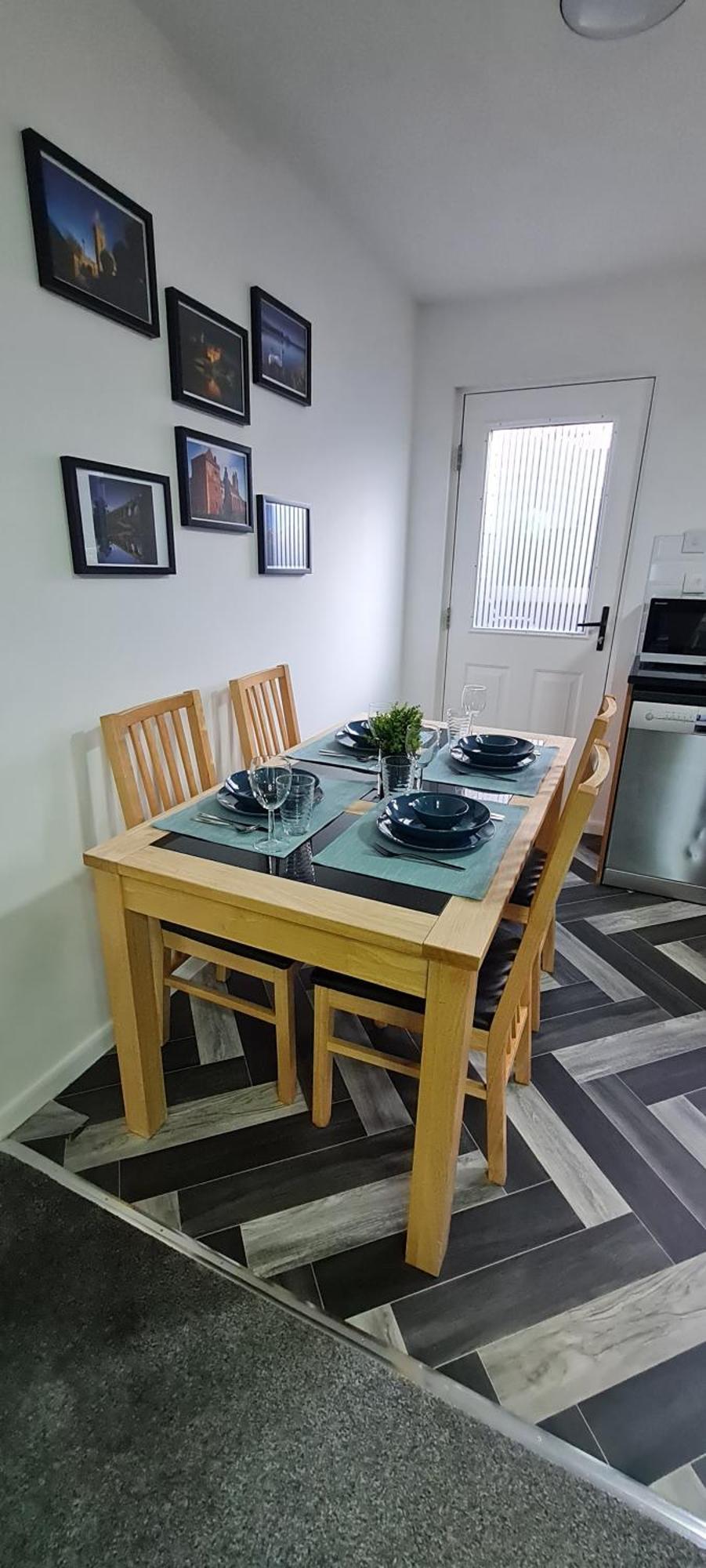 Stylish Home In Linlithgow With Free Parking Экстерьер фото