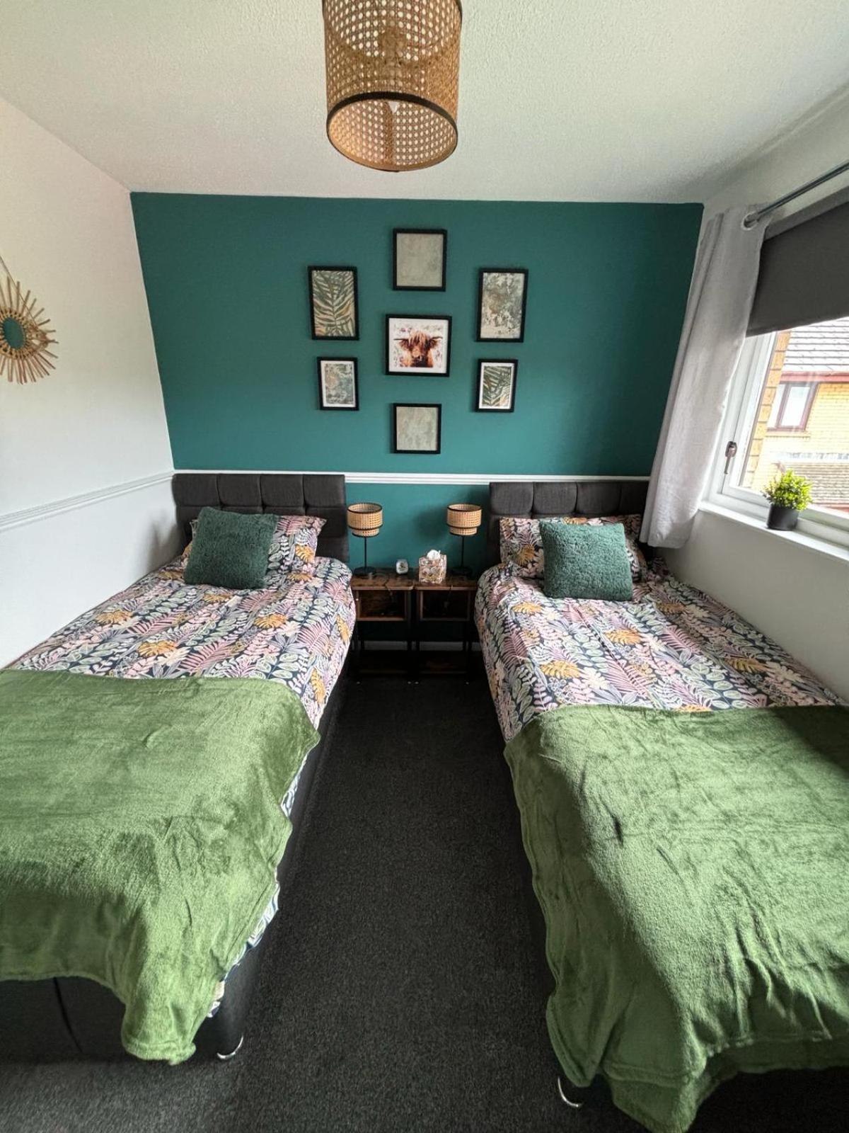 Stylish Home In Linlithgow With Free Parking Экстерьер фото